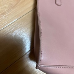 ピンクショルダーバックの画像