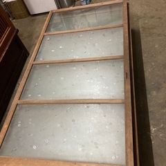 超大量の古民家のガラス戸の画像