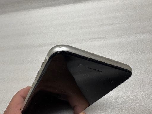 iPhone SE第3世代128GB箱あり
