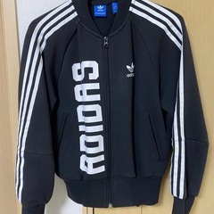 決まりました　アディダスオリジナルス　ジャージ　MENS 