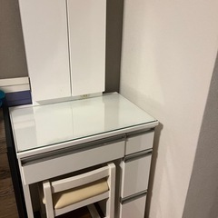 ドレッサー
