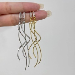 シンプルピアスの画像