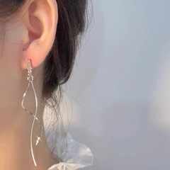 シンプルピアスの画像