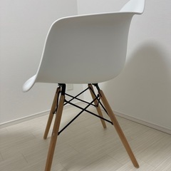 ダイニングチェア　イームズチェア パソコンチェア　椅子　家具　完成品 の画像