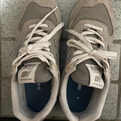ニューバランス　スニーカー