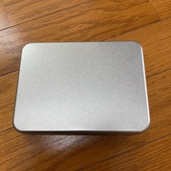 STARBUCKS ★ スタバ　缶　シルバーの画像