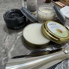 DASCO【ダスコ】専門家も絶賛 英国伝統の品質 全色対応 2色入り シューケア コンプリート セット (PA-DSZP) 靴磨きセット 革靴 ハイシャイン 馬毛ブラシ 豚毛ブラシ 簡単 お手入れ 初心者 ビギナー 黒 + 無色 50m  おまけ付き
の画像