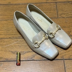 【無料】女性用のパンプス（ベージュ／サイズ22.5cm)