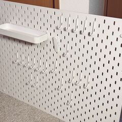 美品　IKEA SKÅDIS スコーディス　有孔ボード