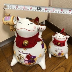 お取引中　招き猫型貯金箱　大小コンビ　