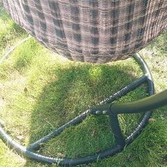 ハンギングチェア ハンモックチェア エッグ型 1人掛け 室内 チェアー ハンギングチェアー ゆりかご クッション付 たまご型 ブラウン エッグ型 スイングチェア アジアンモダン ラタンチェア リラックスチェアの画像