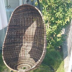 ハンギングチェア ハンモックチェア エッグ型 1人掛け 室内 チェアー ハンギングチェアー ゆりかご クッション付 たまご型 ブラウン エッグ型 スイングチェア アジアンモダン ラタンチェア リラックスチェアの画像