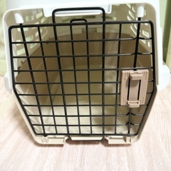 アイリスオーヤマ ペットキャリー 猫 キャリー 2ドア 軽量 ベージュ Mサイズの画像