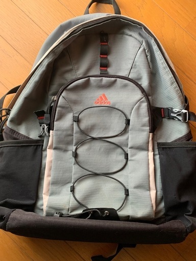 【今週300円】【難あり】【正規】「adidas製　モスグリーンリュック」