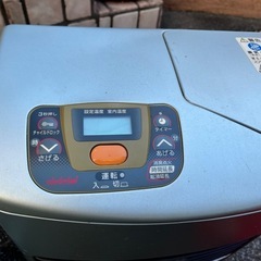 灯油ファンヒーター２台＋灯油タンク＋電池式ポンプの画像