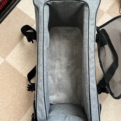 小型犬用ドライブボックス（コンソールボックス上に設置）の画像