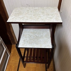 【取引中】電話台あげます