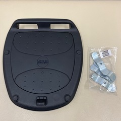 値下げ！GIVI リアボックスB27N2Dの画像