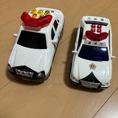 2台パトカー