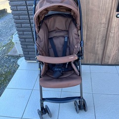 コンビベビーカー　メチャカルファースト