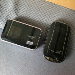 ポケットWiFi  2個