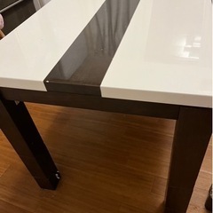 机　ハイテーブル　ローテーブルの画像