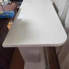 カウンターテーブルの画像