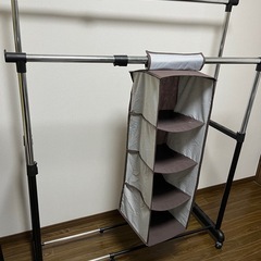 ハンガーラックの画像