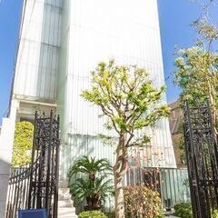 🌈閑静な都心の住宅街にある【異空間】と思わせる外観のシェアハウスです