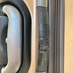 キャリーバッグ　スーツケースの画像