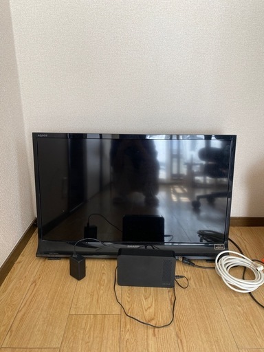 SHARP AQUOS 液晶カラーテレビ　\n