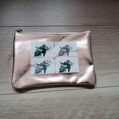 shrita メタリックフラワーポーチの画像