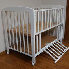 カトージ　標準サイズ　ハイタイプベビーベッド