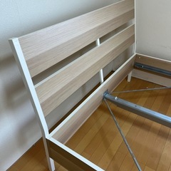IKEA ベッドフレーム　ダブルの画像
