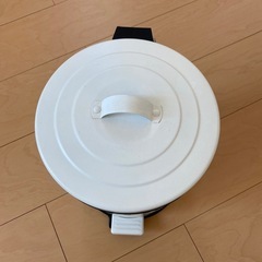 ゴミ箱　　ペダル式の画像