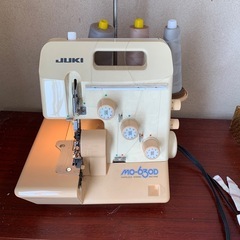 引取り限定　ロックミシン
