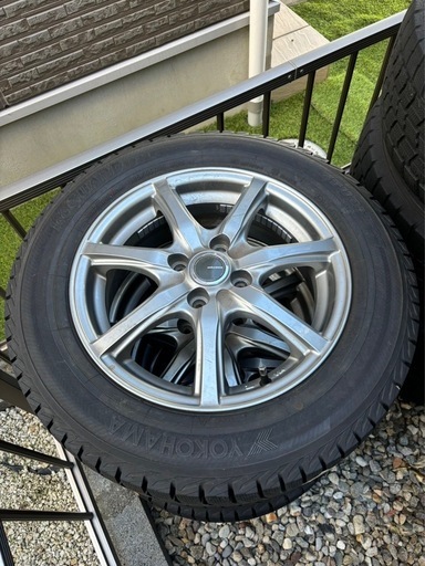 スタッドレス185/65R15 16年制