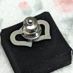 ☆日本看護連盟章　ダブルハート　ピンバッジ　中古品　の画像