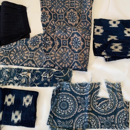 《和》古布 藍染め 愛染 小さめサイズ　柄 ハギレ　生地　　多数350g はぎれ　セット　まとめて まとめ売り 生地 ハギレ　骨董　古物　フリマ 着物 江戸 大正 昭和 アンティーク　紬 ヴィンテージ　木綿 当時物 裁縫　リメイク　手芸　生地　昭和レトロ アンティーク はぎれ ハンドメイド パッチワーク リメイク 材料 着物 浴衣 羽織 帯 つまみ細工 縮緬細工 吊るし飾り 手芸 小物 洋服 カバン 小物入れ ポーチ コート バック　ハンドメイド