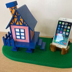 ミニチュアハウス　スマホスタンドの画像