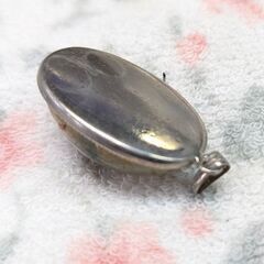 ☆ペンダントヘッド　ガラス系　花柄・水中花　縦：約3.5ｃｍ　中古品　の画像