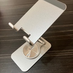 スマホスタンド 卓上　軽量化　アルミ製‎折りたたみ　伸縮式スマホ スタンドの画像