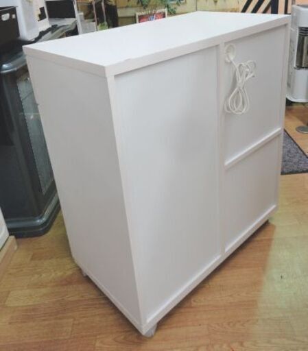 ミドルレンジボード 幅74×高84㎝ キャスター付き キッチンボード 食器棚 ホワイト 西岡店