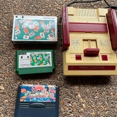 ファミコン、タンス一つ、座卓1つ全てセット