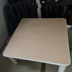 こたつテーブルの画像
