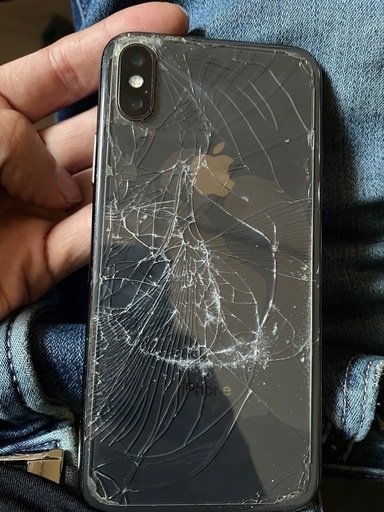 iPhone X 普通に使えますがジャンク扱い