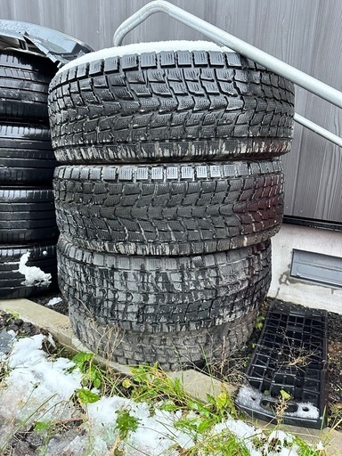 スタッドレス31×10.50R15 四駆やアメ車に！