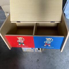 子供おもちゃ収納棚の画像