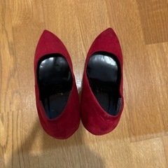 Sサイズ　真っ赤なピンヒールパンプスの画像