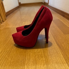 Sサイズ　真っ赤なピンヒールパンプスの画像